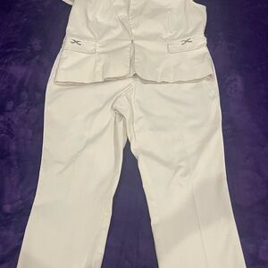 New York & Company Elegant White Women's 2 Piece Capri Pants Suit
